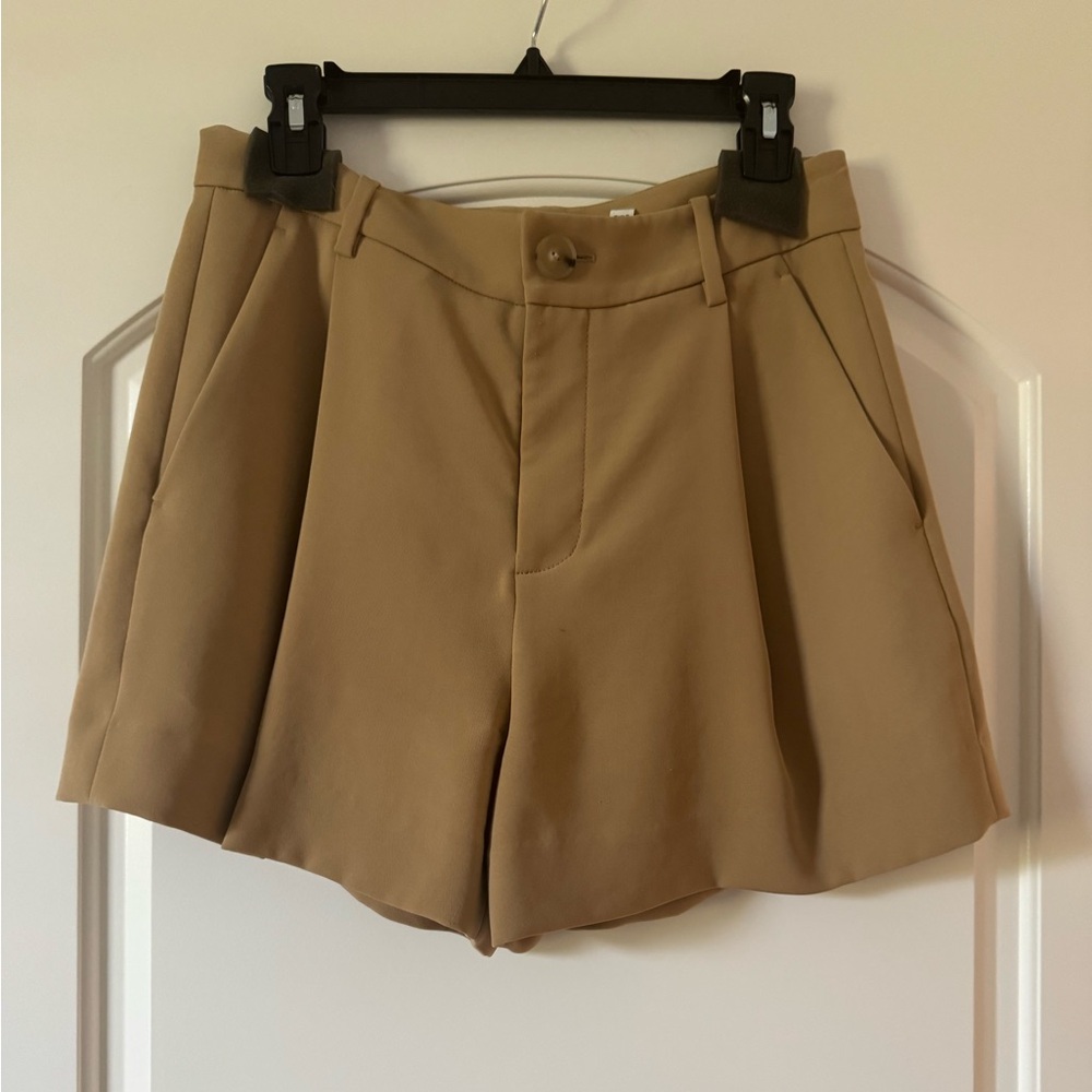 Vince shorts. Tan size 6